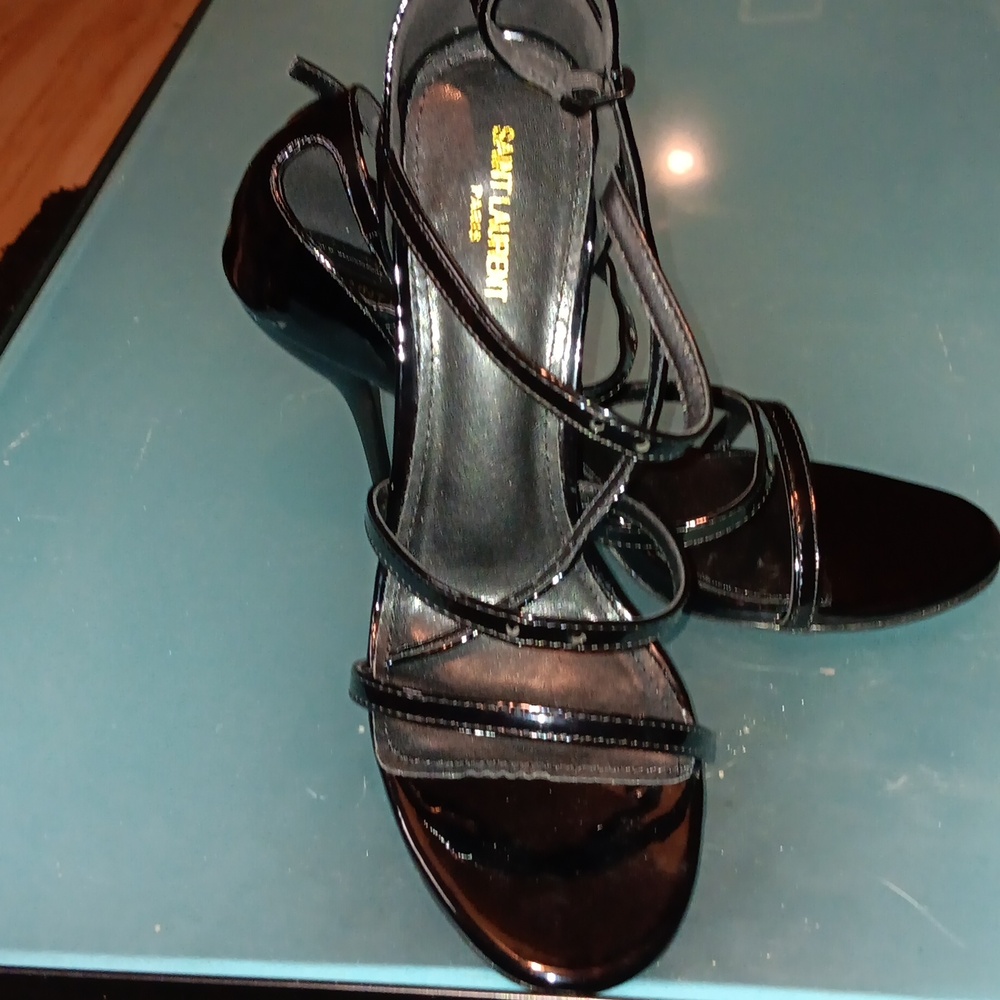Sz 42 10 in womens sz 10 saint Laurent black patent leather stilettos